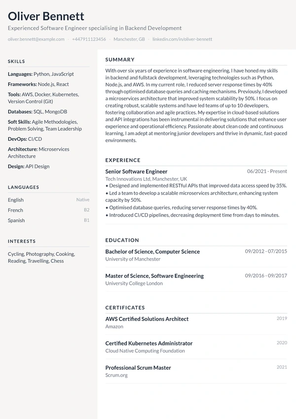 CV Template Preview - Nova Split